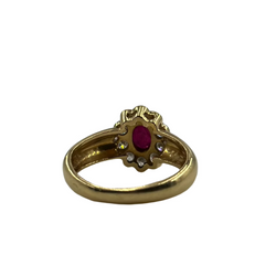 Bague Marguerite en or jaune, rubis et diamants