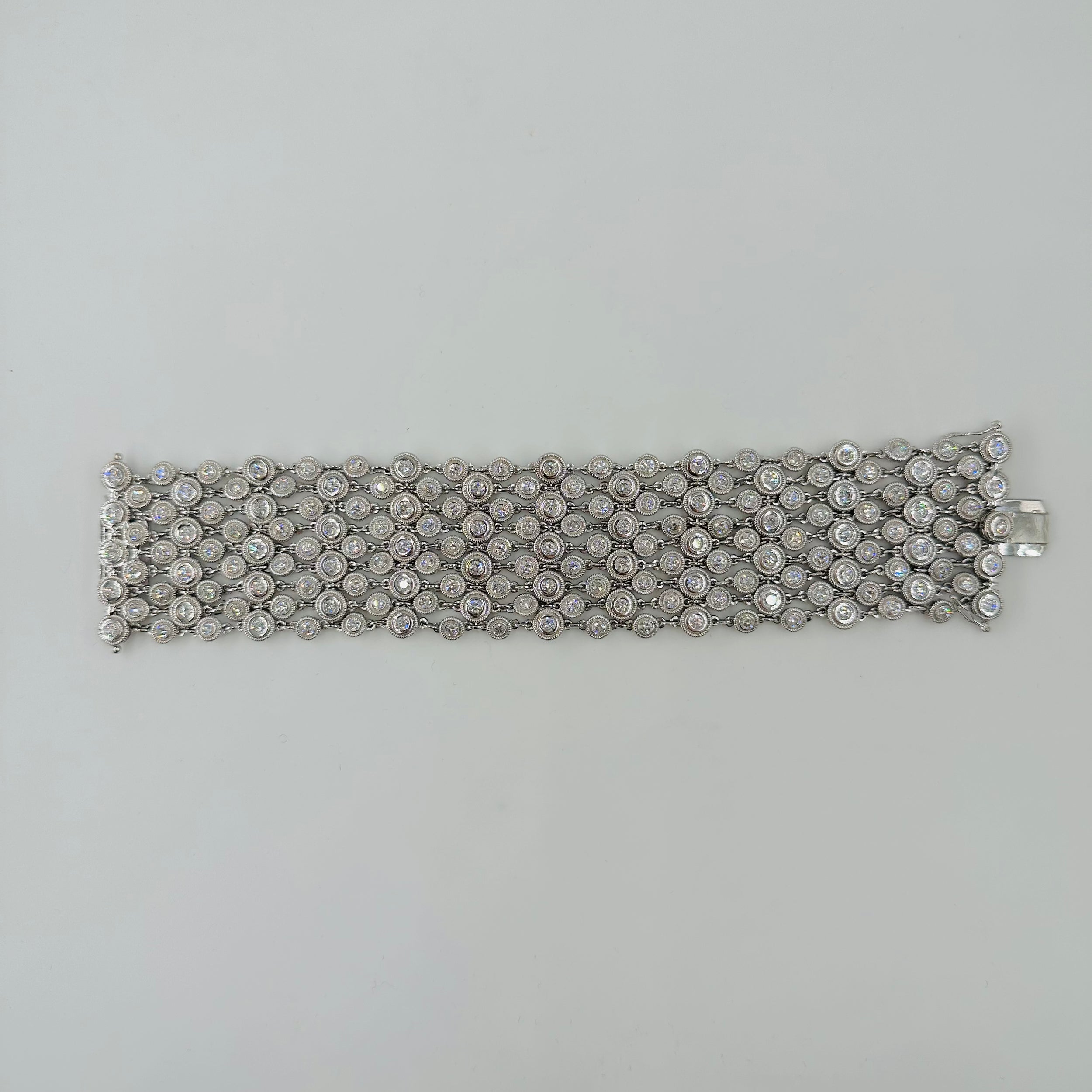 Bracelet Manchette en or blanc et diamants