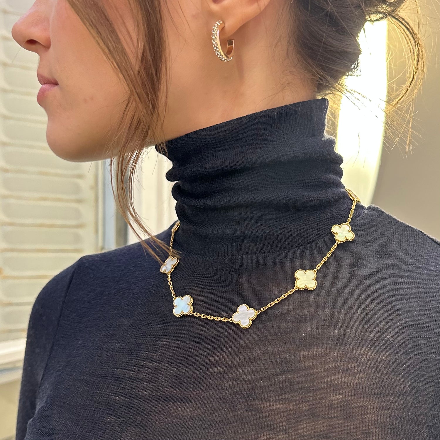 VAN CLEEF &amp; ARPELS "Vintage Alhambra" necklace 10 patterns in yellow gold and mother-of-pearl