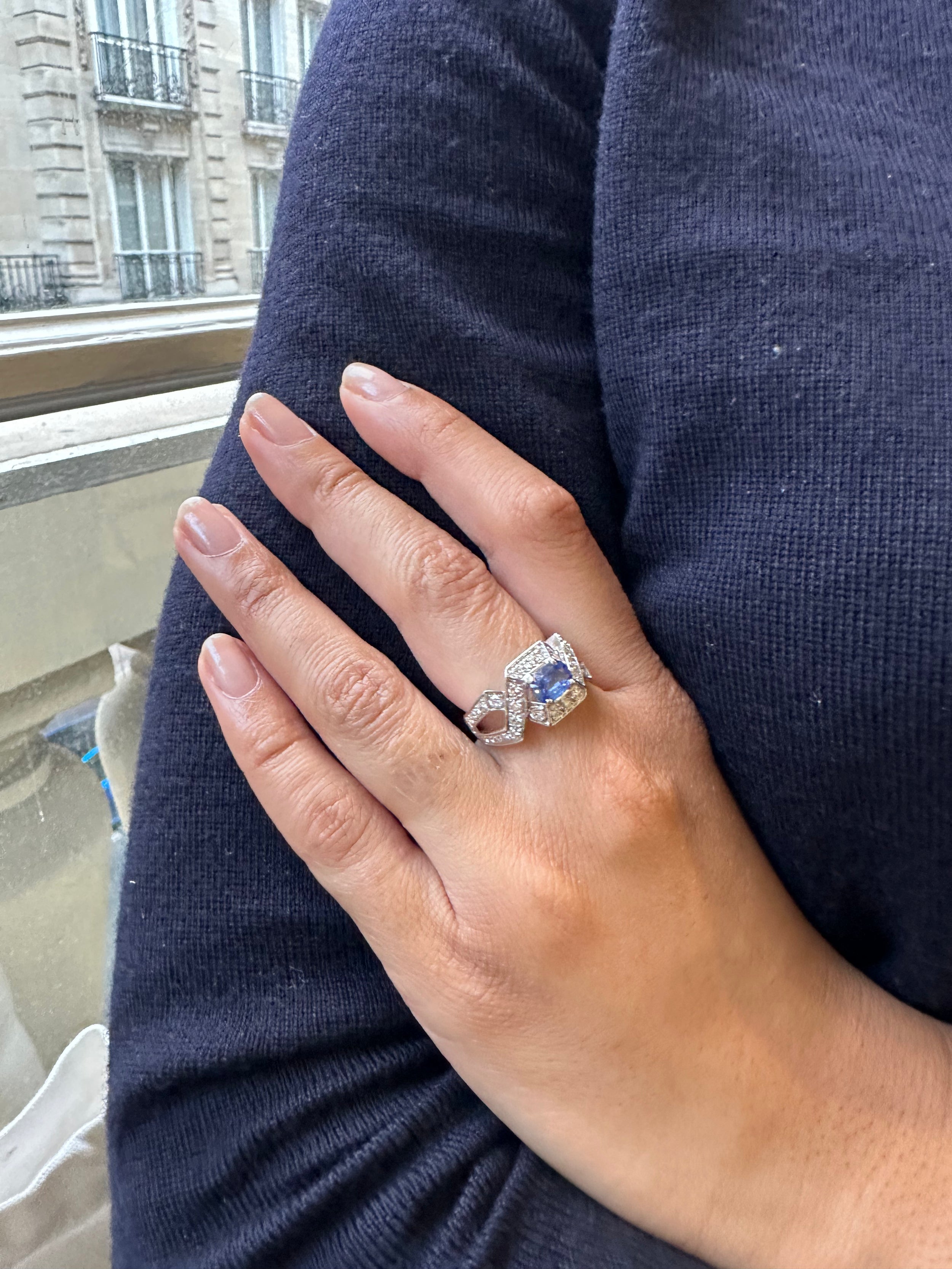 18k white gold sapphire and diamond ring