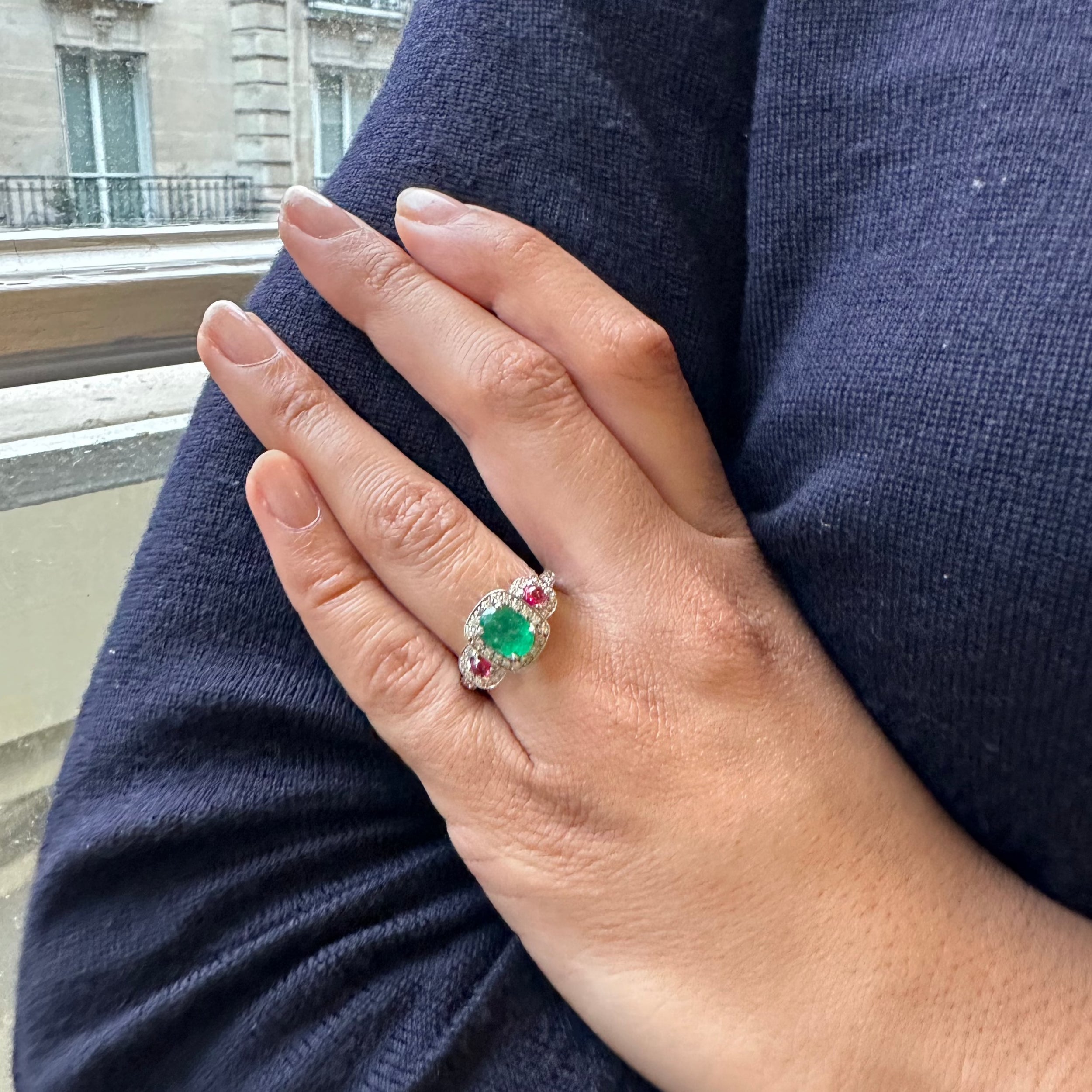 White gold, emerald, ruby ​​and diamond ring
