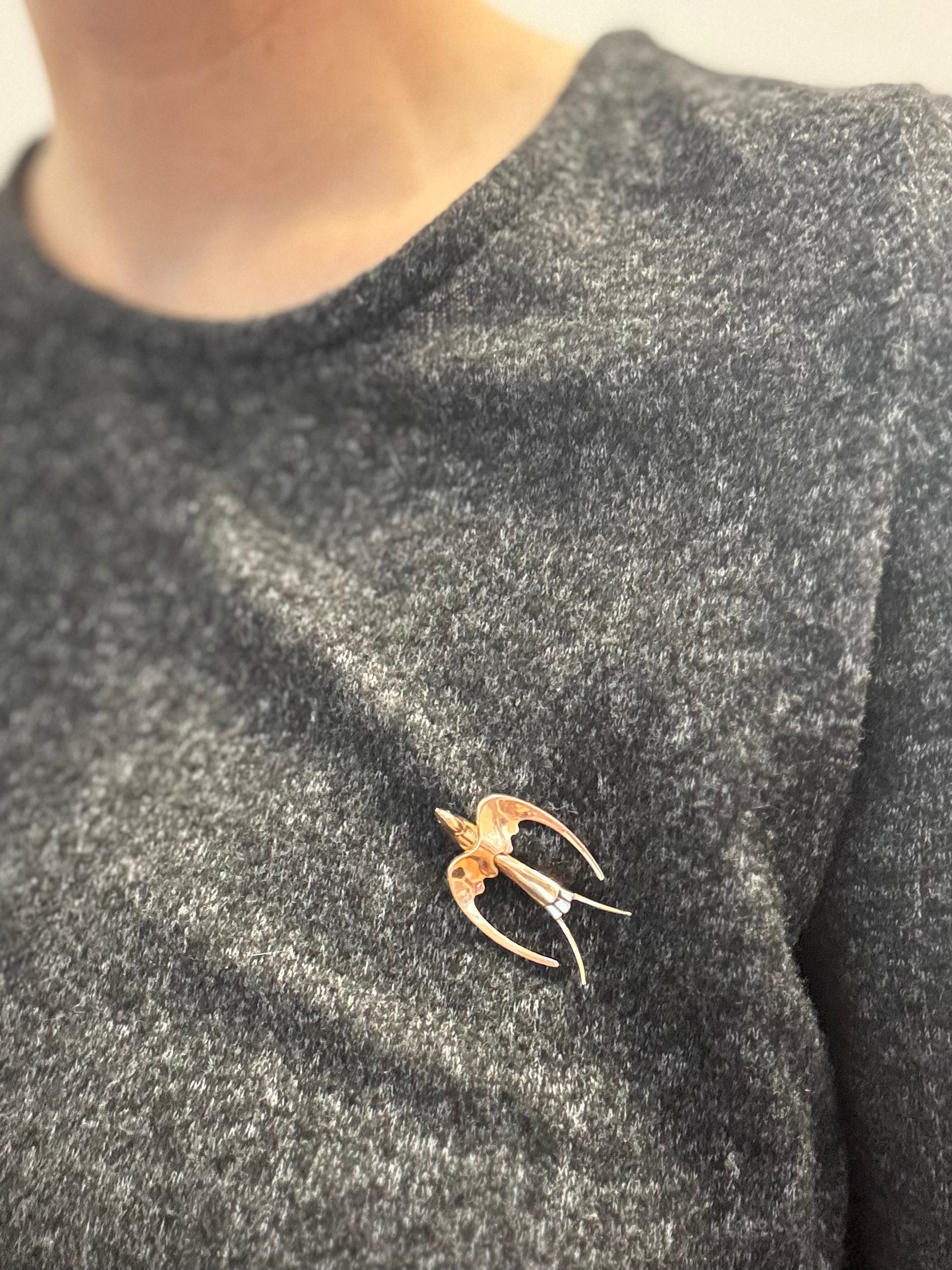 Broche hirondelle