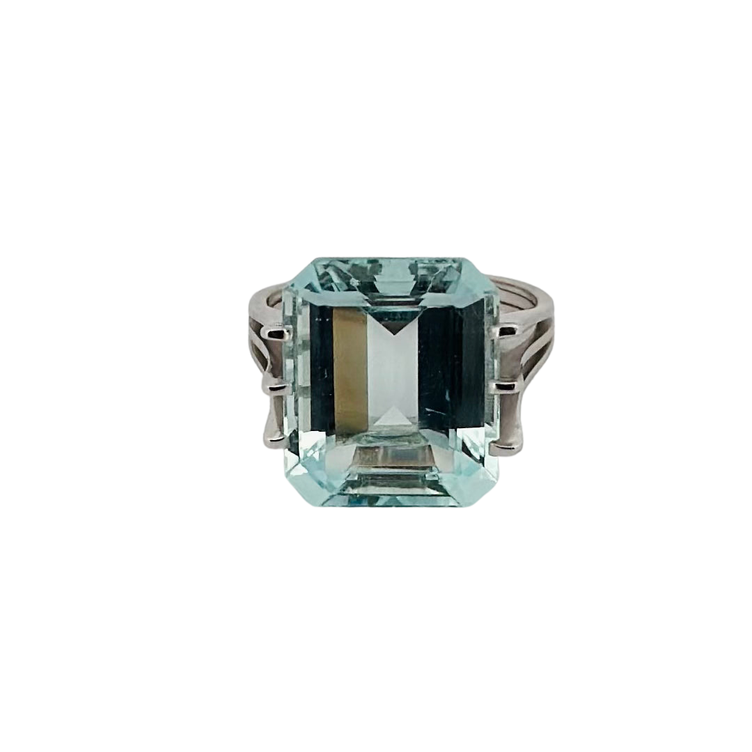 bague-en-or-blanc-et-aigue-marine