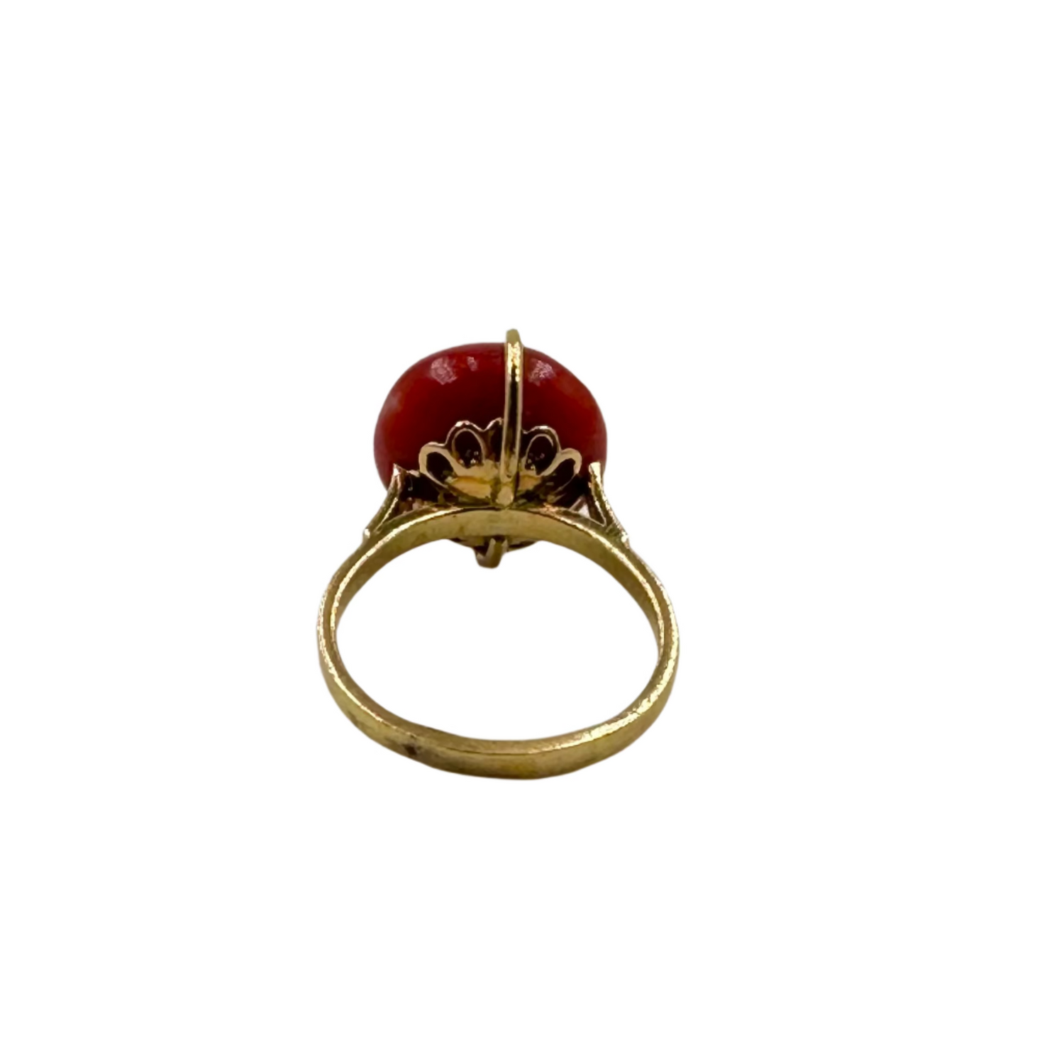 Bague Dôme en or jaune et corail