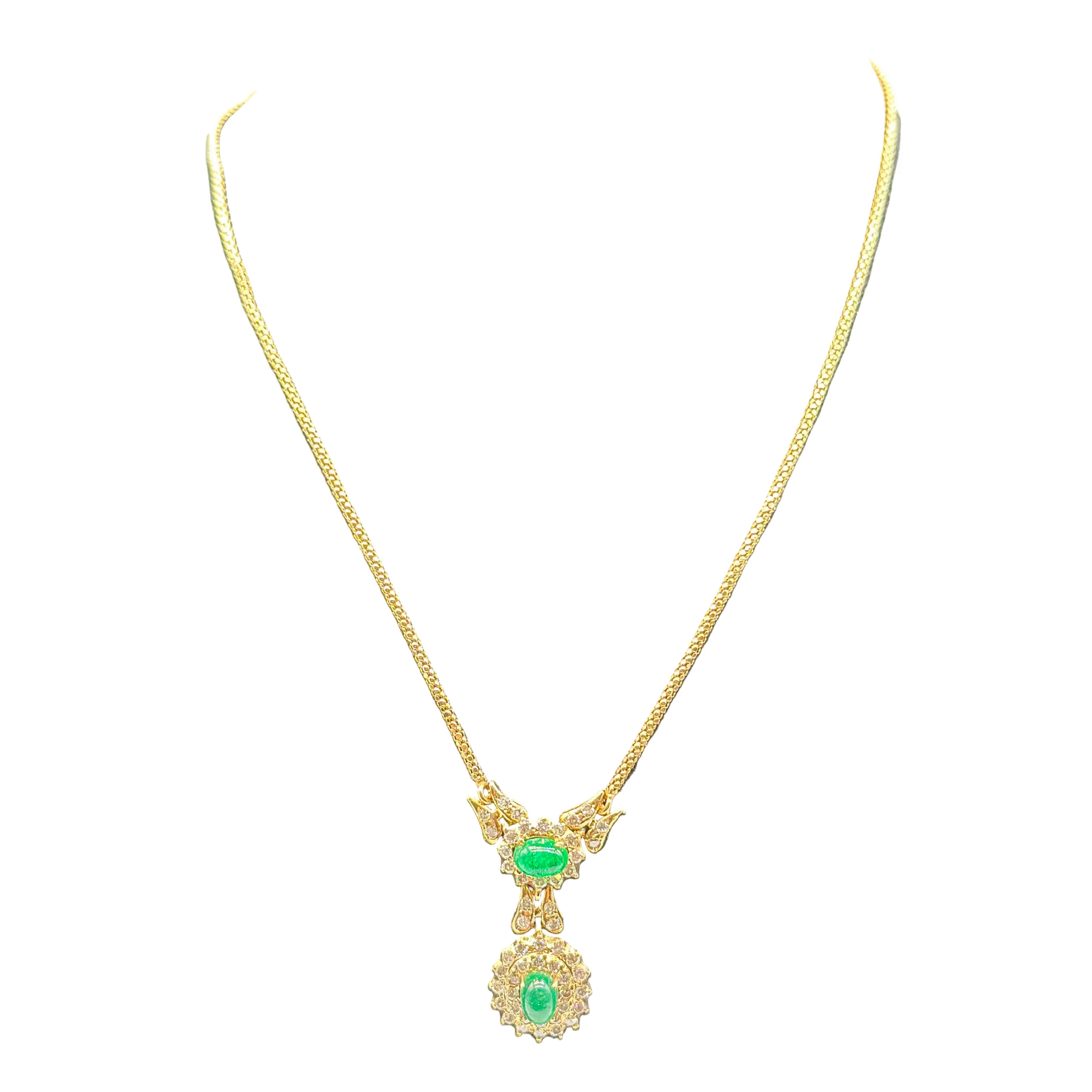 Collier Pendentif en or jaune, émeraude et diamants