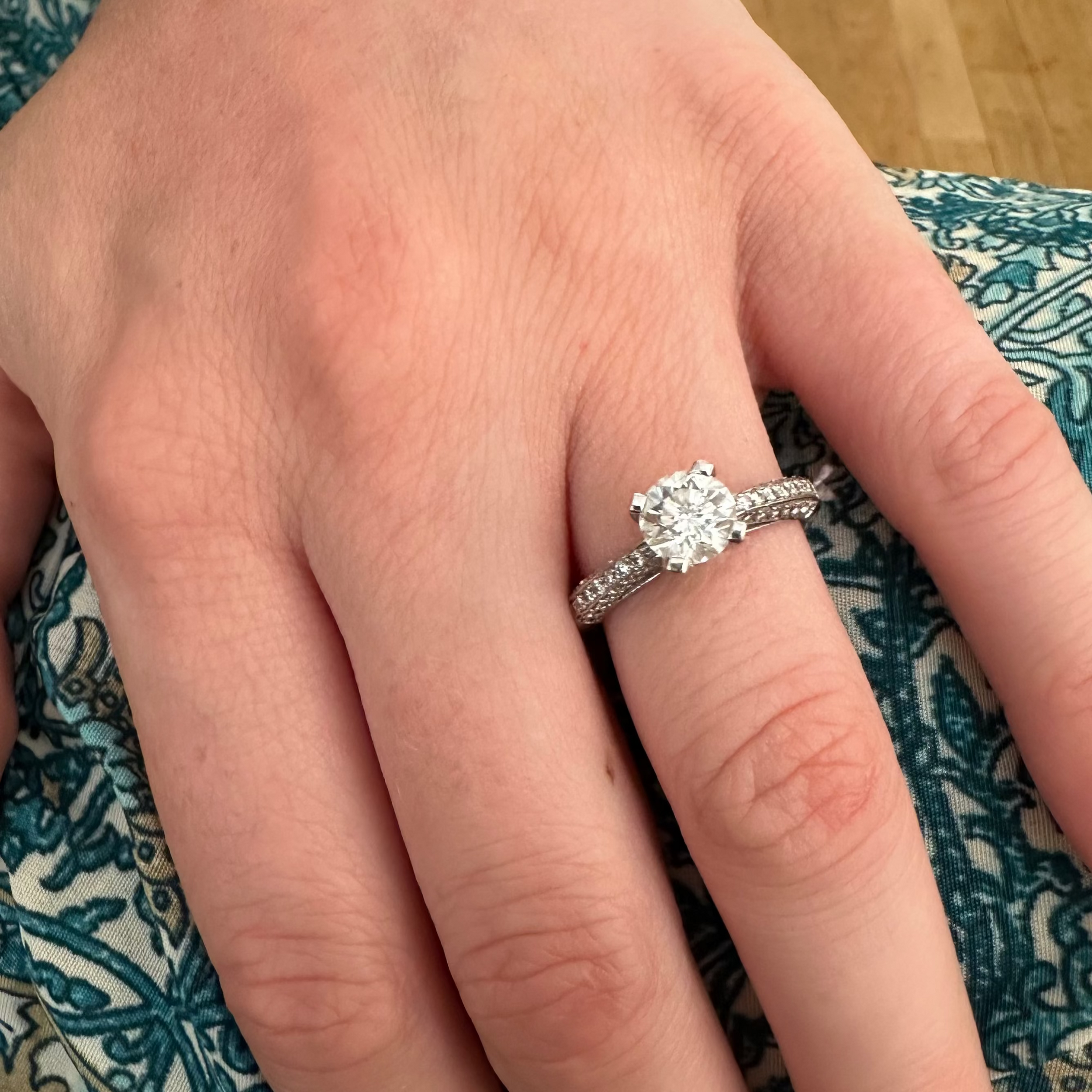 Bague Solitaire en or blanc et diamants