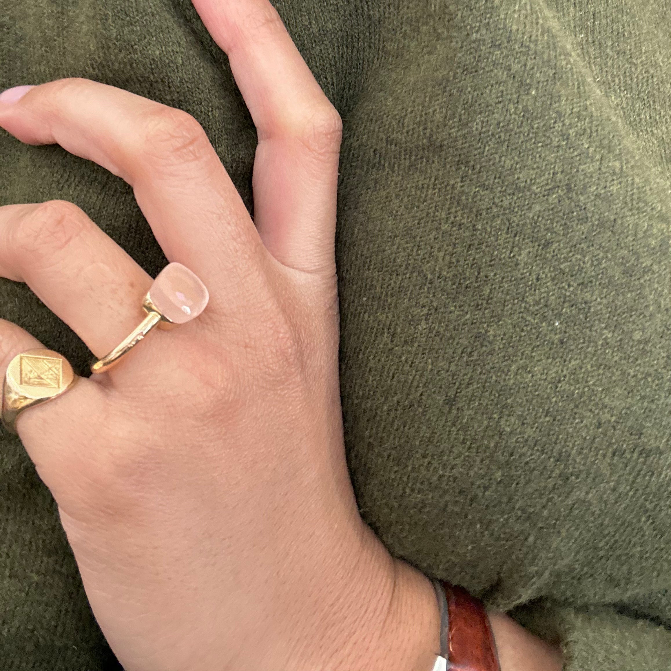 POMELLATO Nudo ring in yellow gold and pink quartz