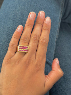 Tank ring in yellow gold and ruby