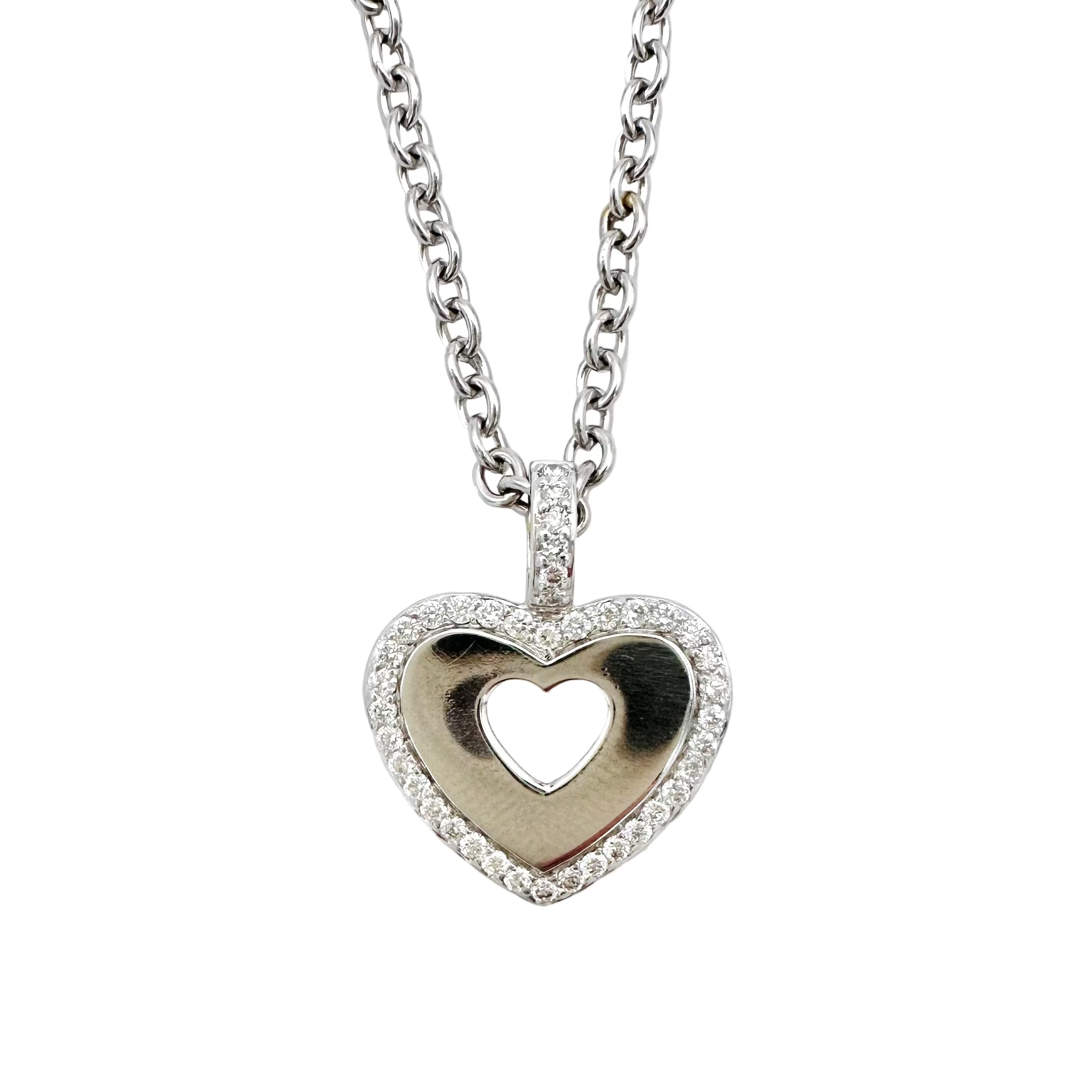 Collier Pendentif POIRAY en or blanc et diamants