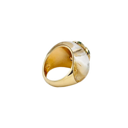 Bague Dôme LORENZ BAÜMER en or jaune, cristal de roche et émeraudes