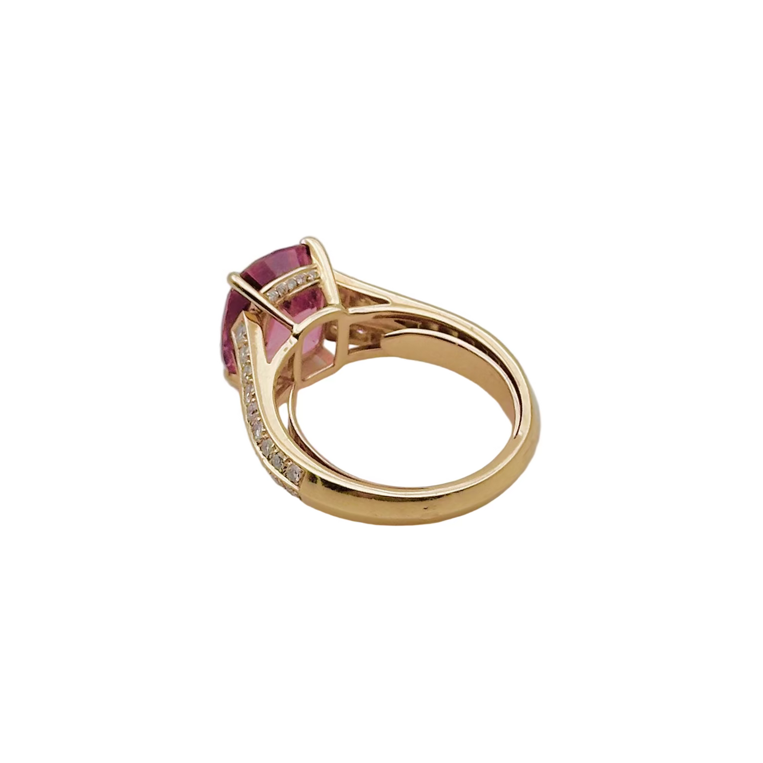 Solitaire ring in rose gold, spinel and diamonds