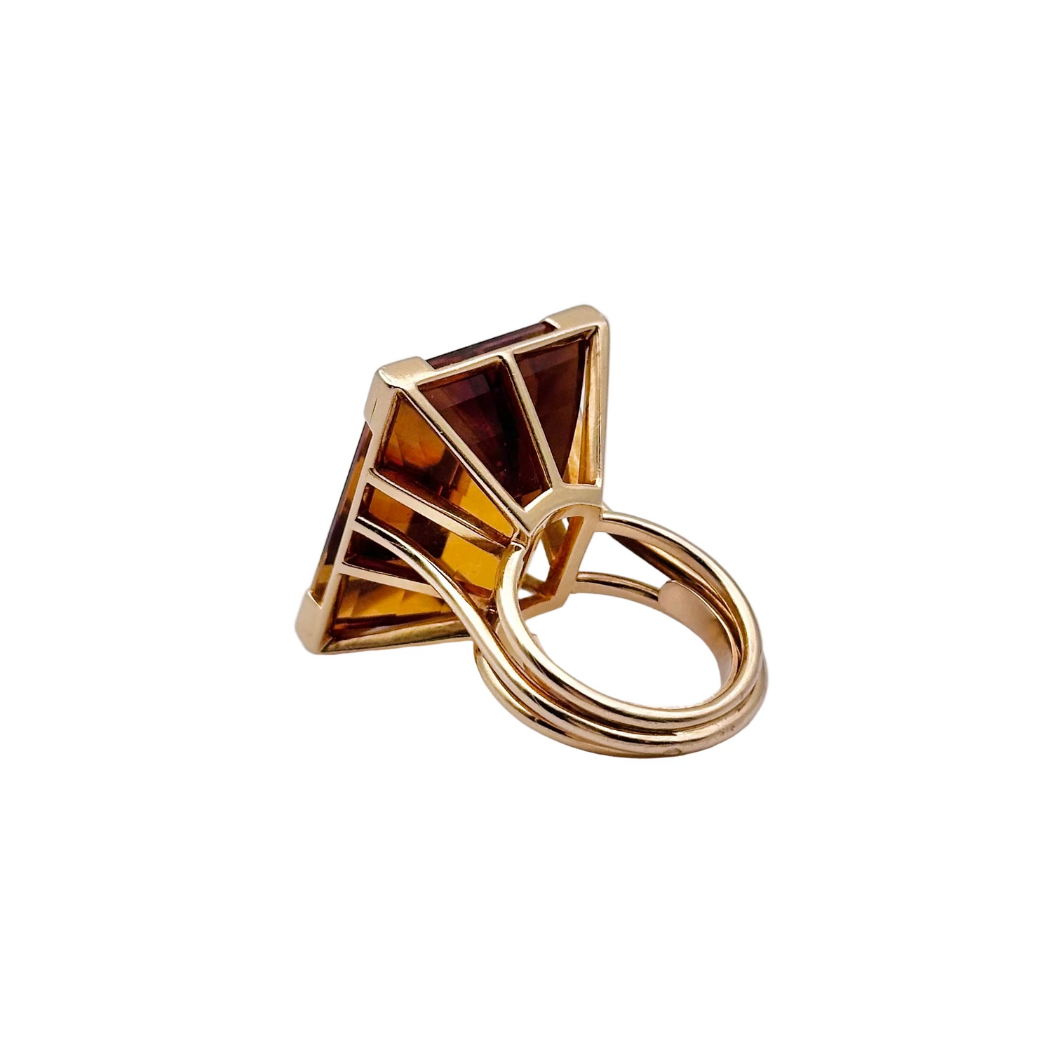 Cocktail ring in yellow gold and citrine