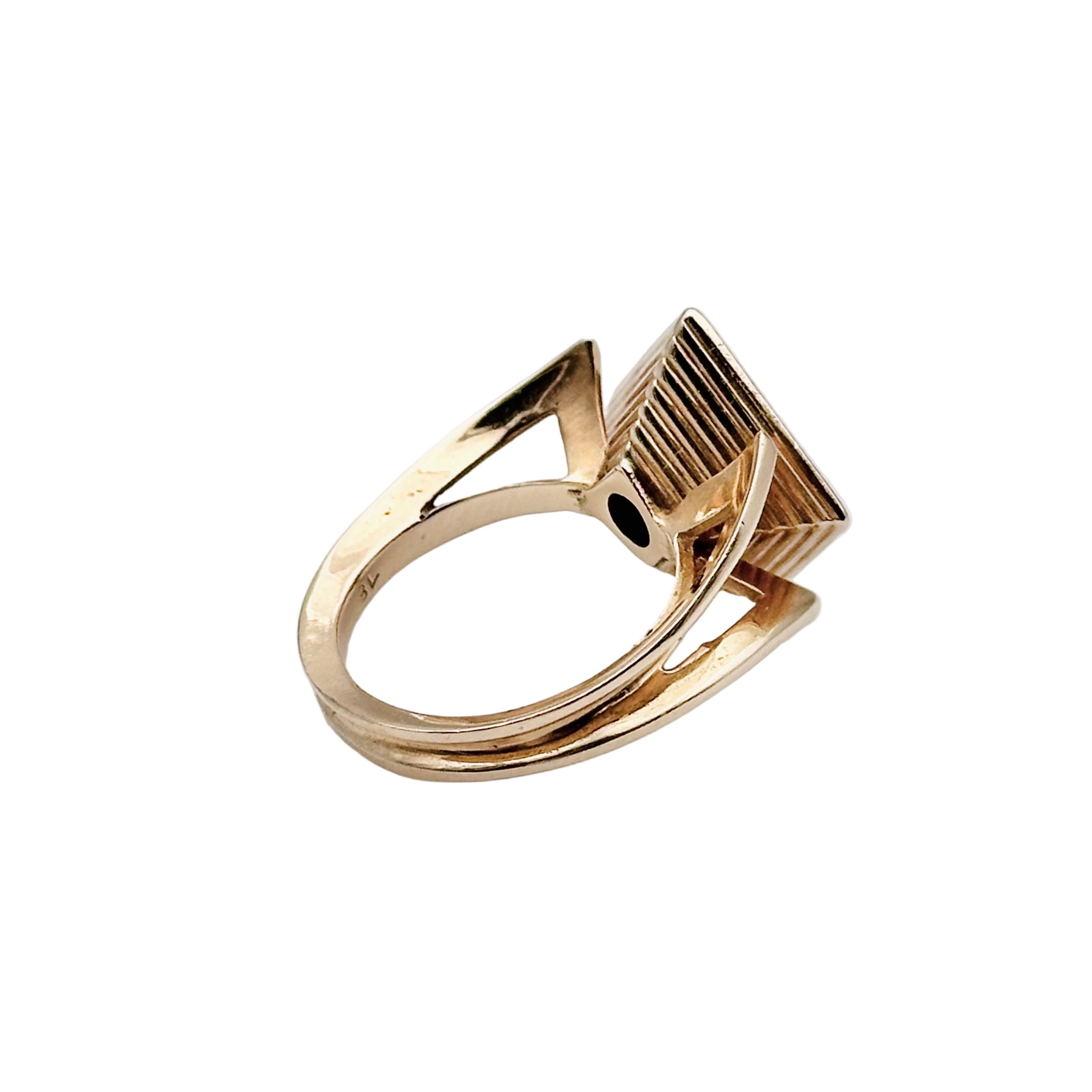 Bague Cocktail en or jaune et onyx