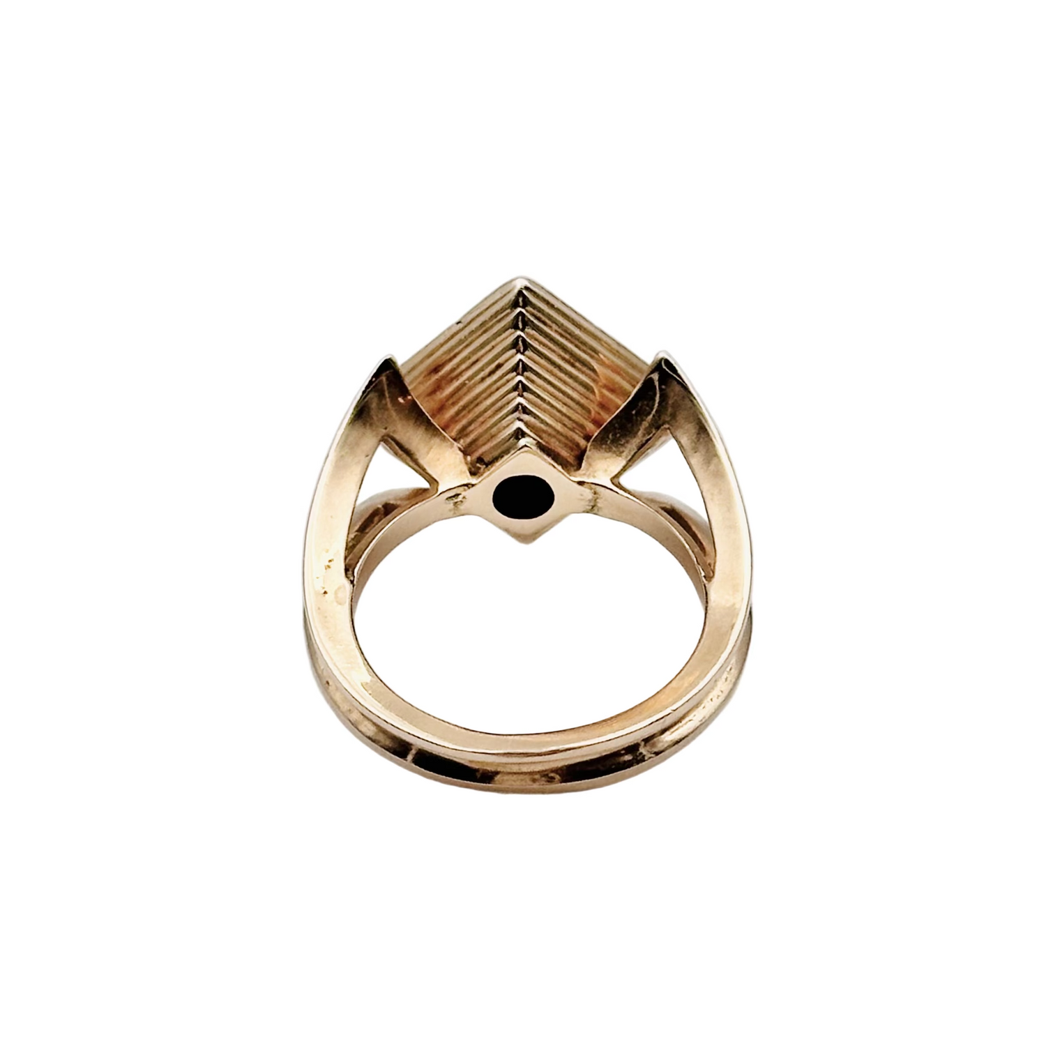 Cocktail ring in yellow gold and onyx