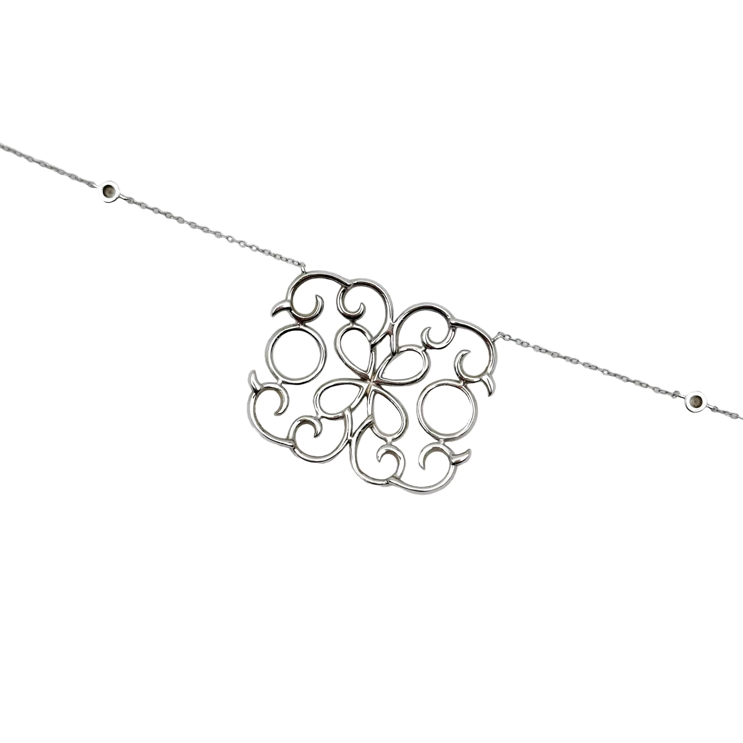 Collier Pendentif en or blanc et diamants