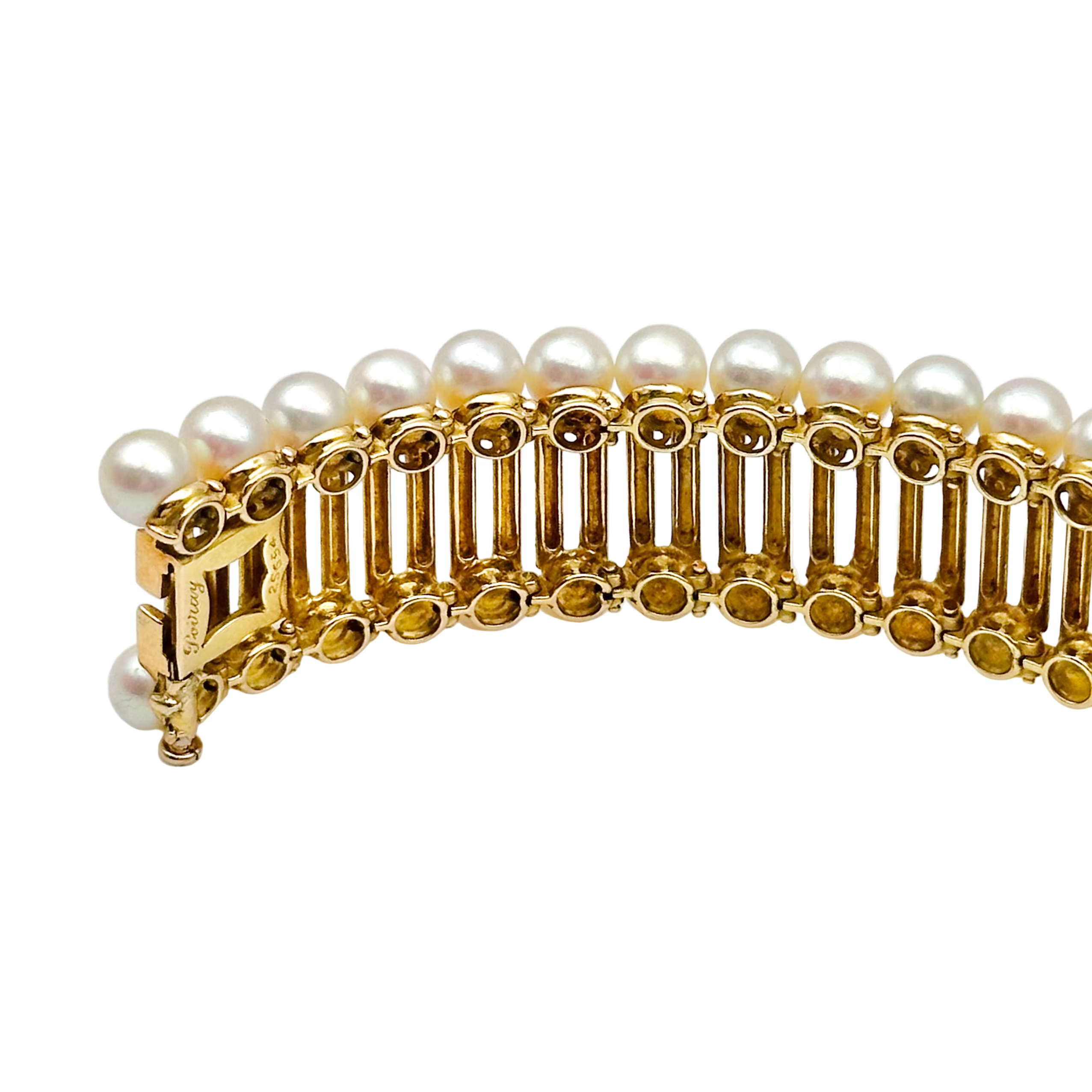 POIRAY "Aphrodite" cuff bracelet in yellow gold and pearls