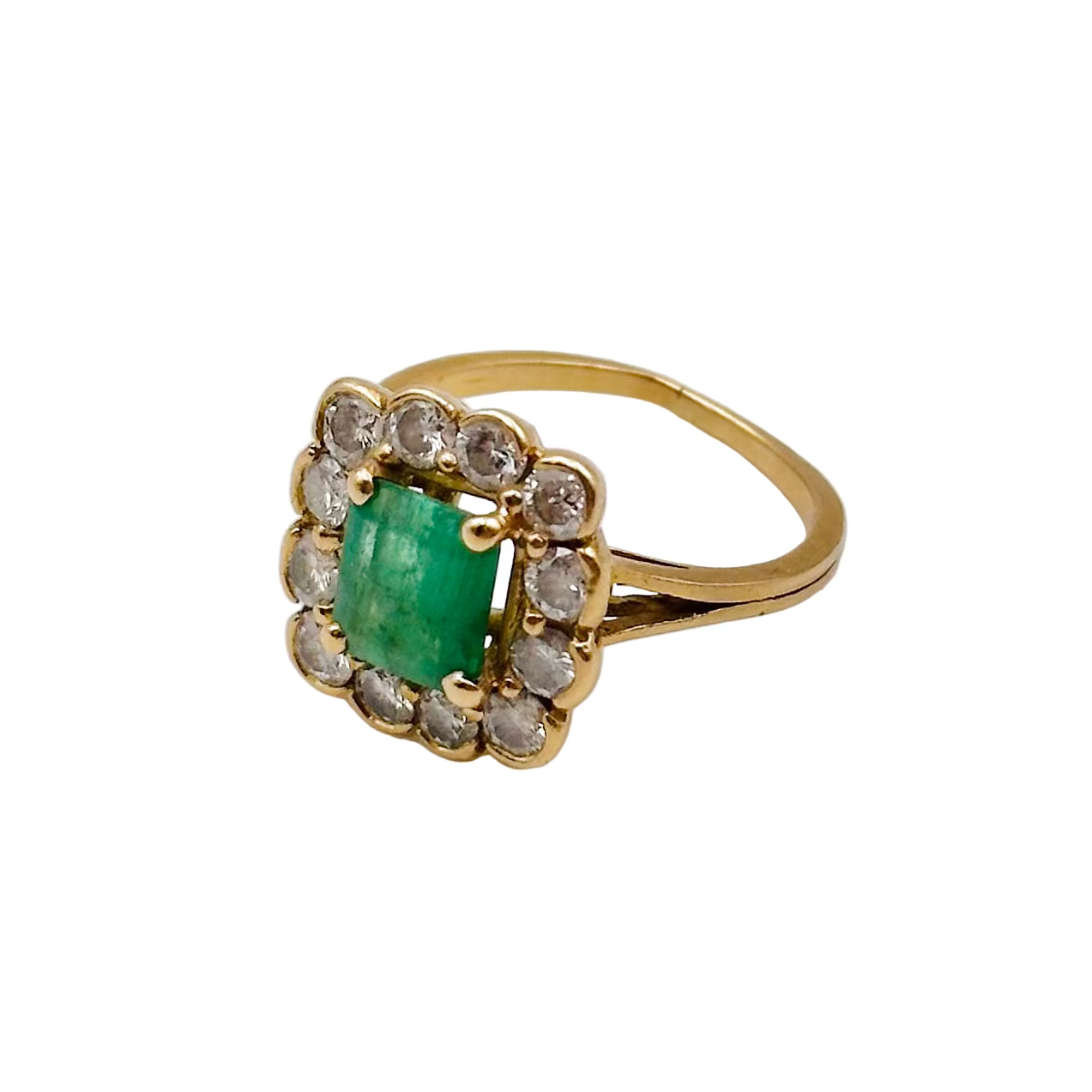 Entourage ring in yellow gold, emerald and diamonds