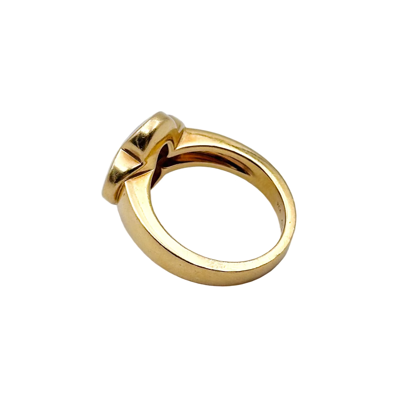 VAN CLEEF &amp; ARPELS "Pure Alhambra" ring in yellow gold and mother-of-pearl