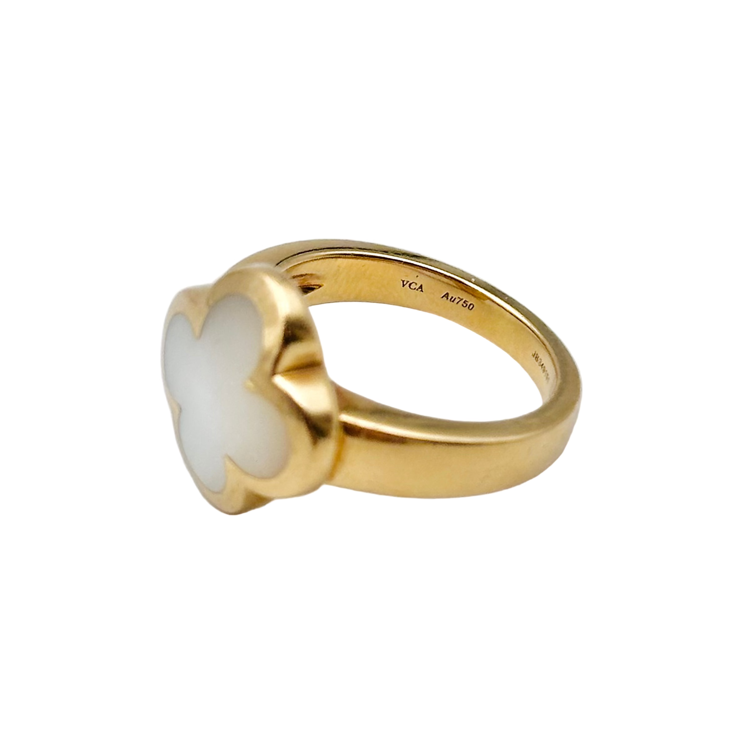 Bague VAN CLEEF & ARPELS "Pure Alhambra" en or jaune et nacre