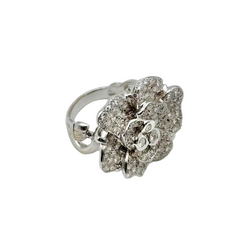 Bague cocktail Camélia en or blanc et diamants
