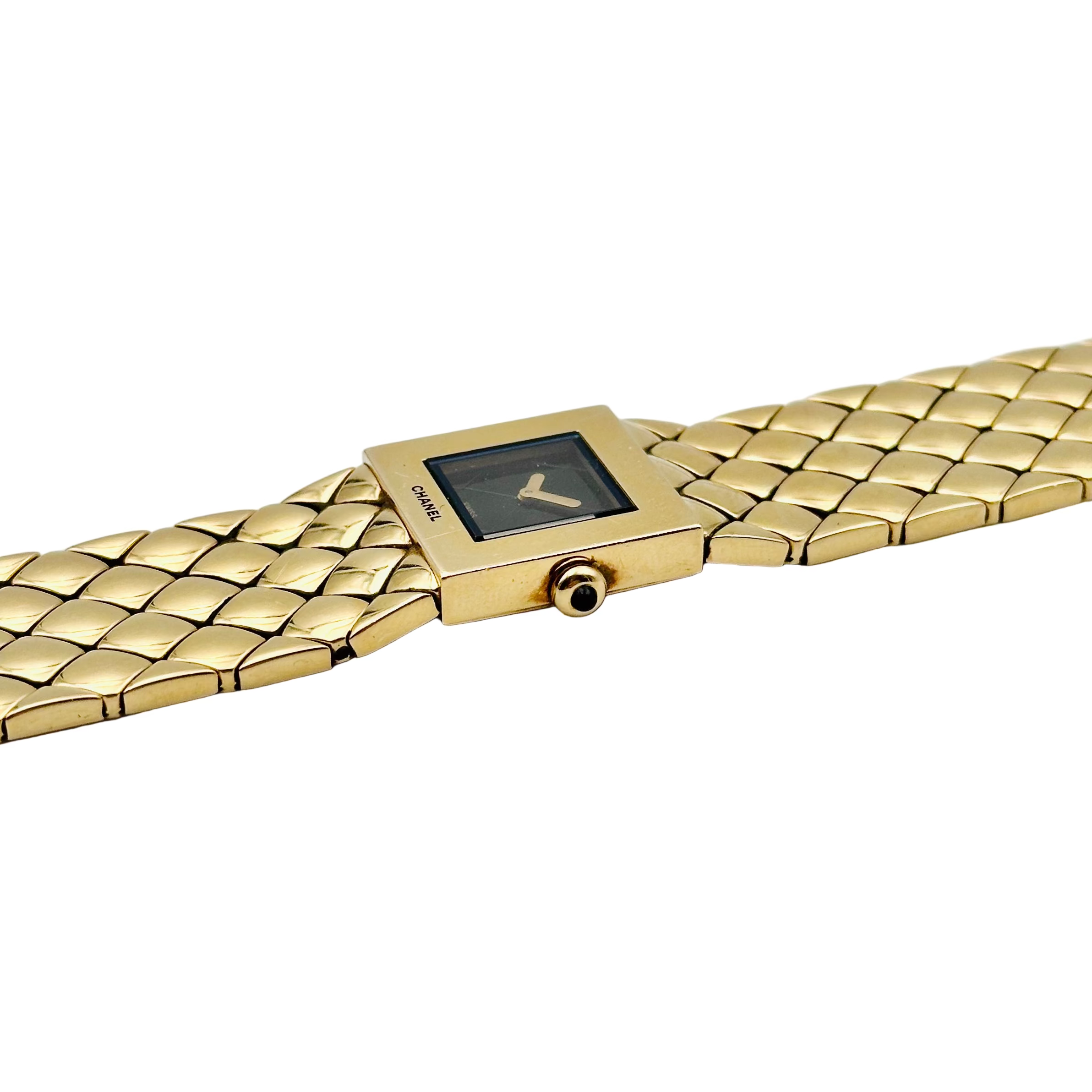 CHANEL "Matelassé" watch in yellow gold