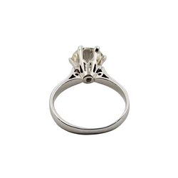 Bague solitaire en or blanc et diamant