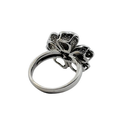 Bague en or blanc et diamants