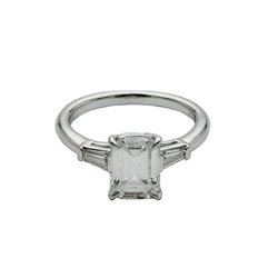 Bague Solitaire en platine et diamants