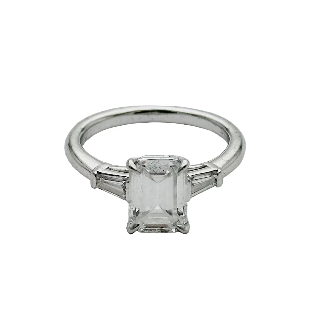 Bague Solitaire en platine et diamants