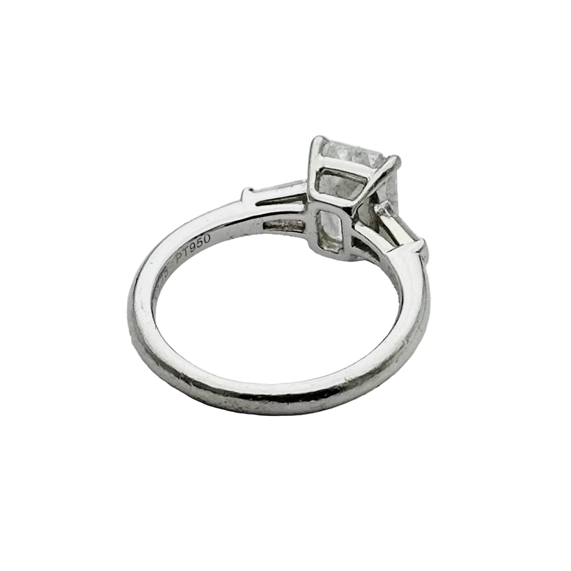 Bague Solitaire en platine et diamants