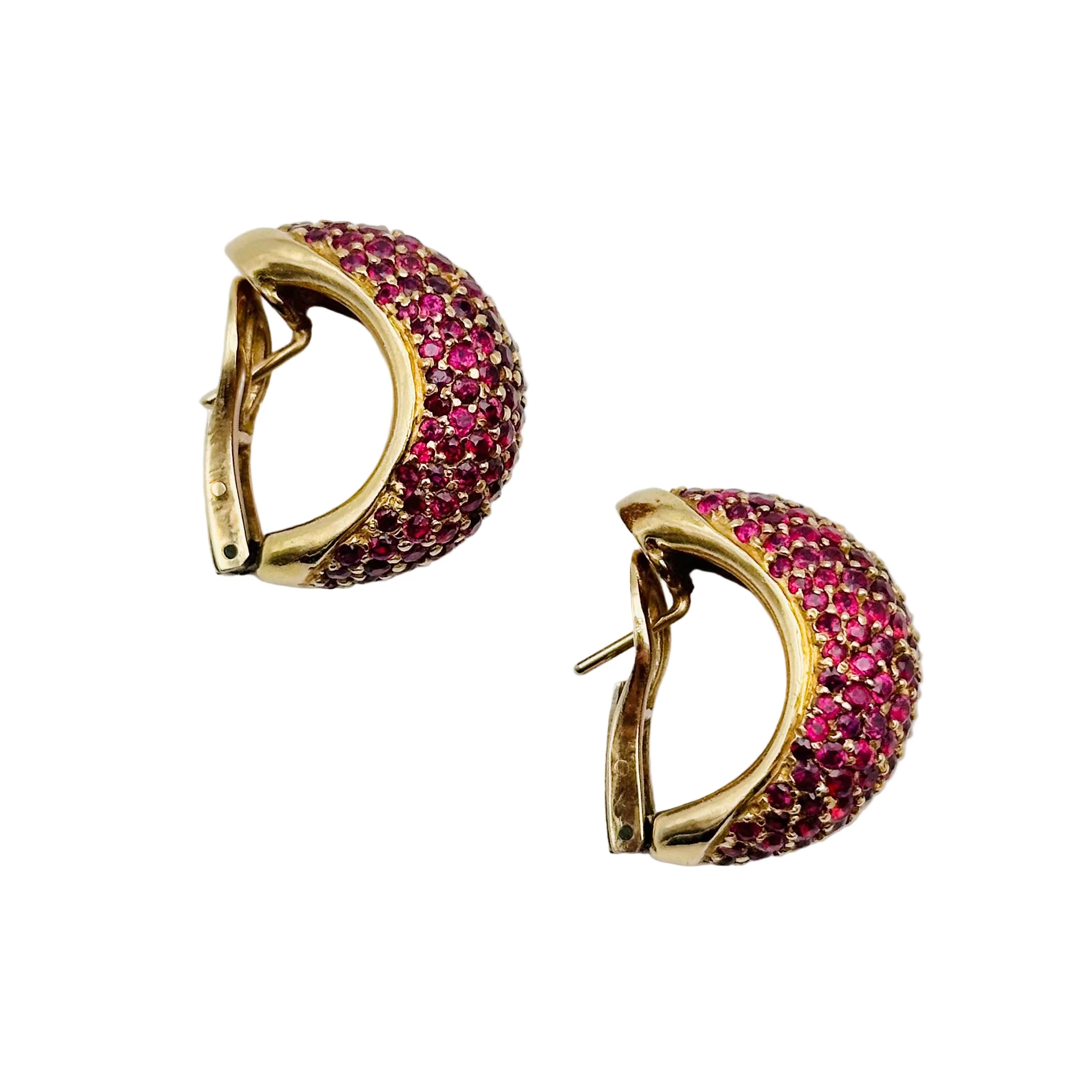 Boucles d'oreilles en or jaune et rubis