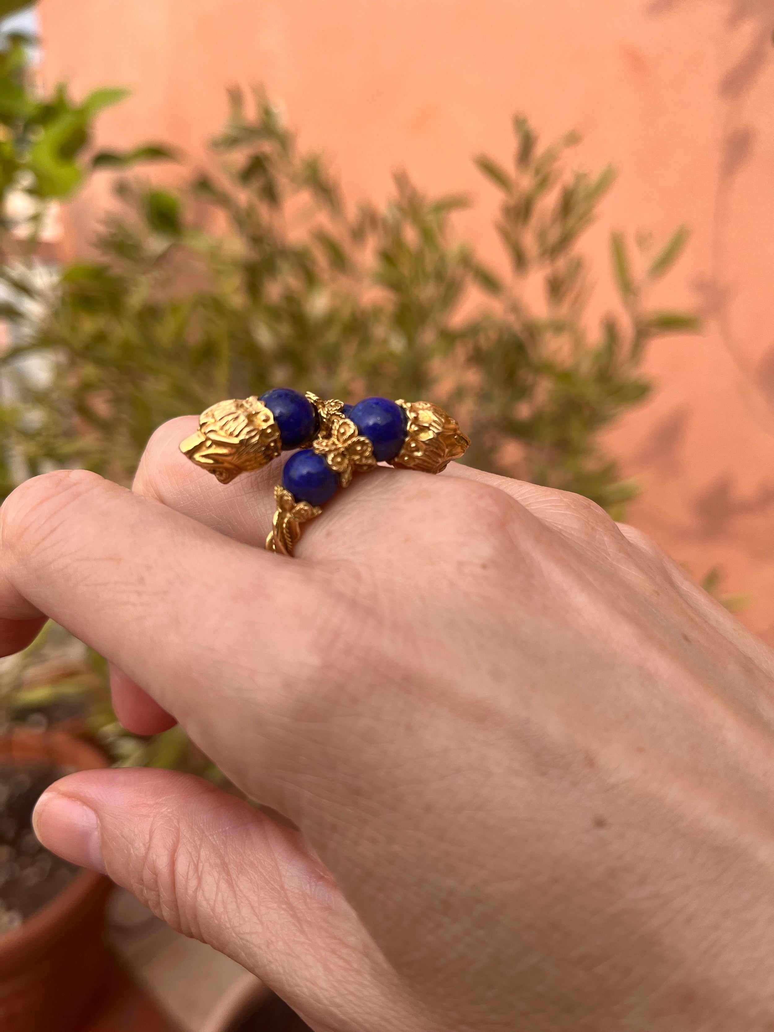 ZOLOTAS ring in yellow gold and lapis lazuli