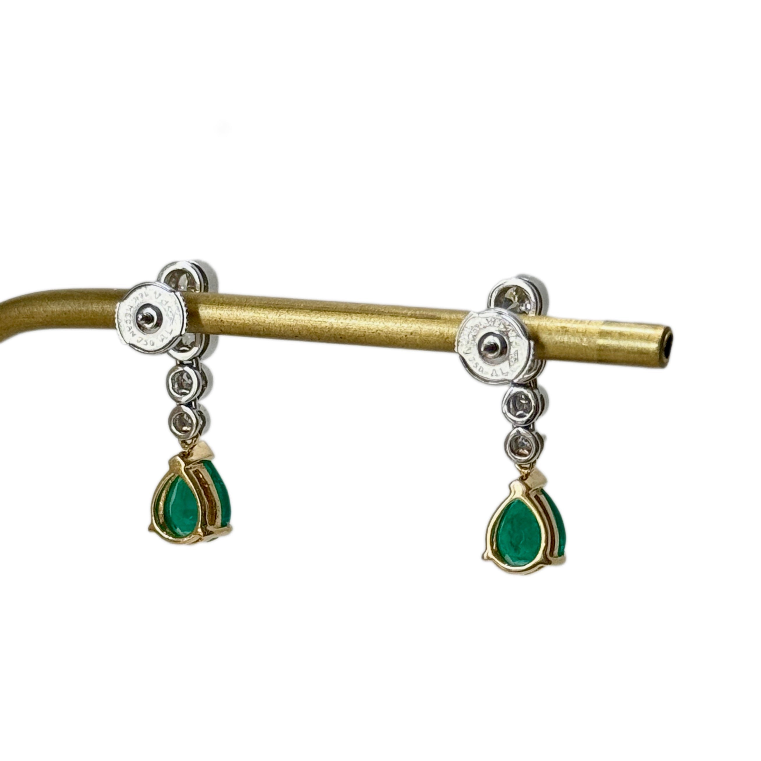 Boucles d'oreilles aux émeraudes gouttes