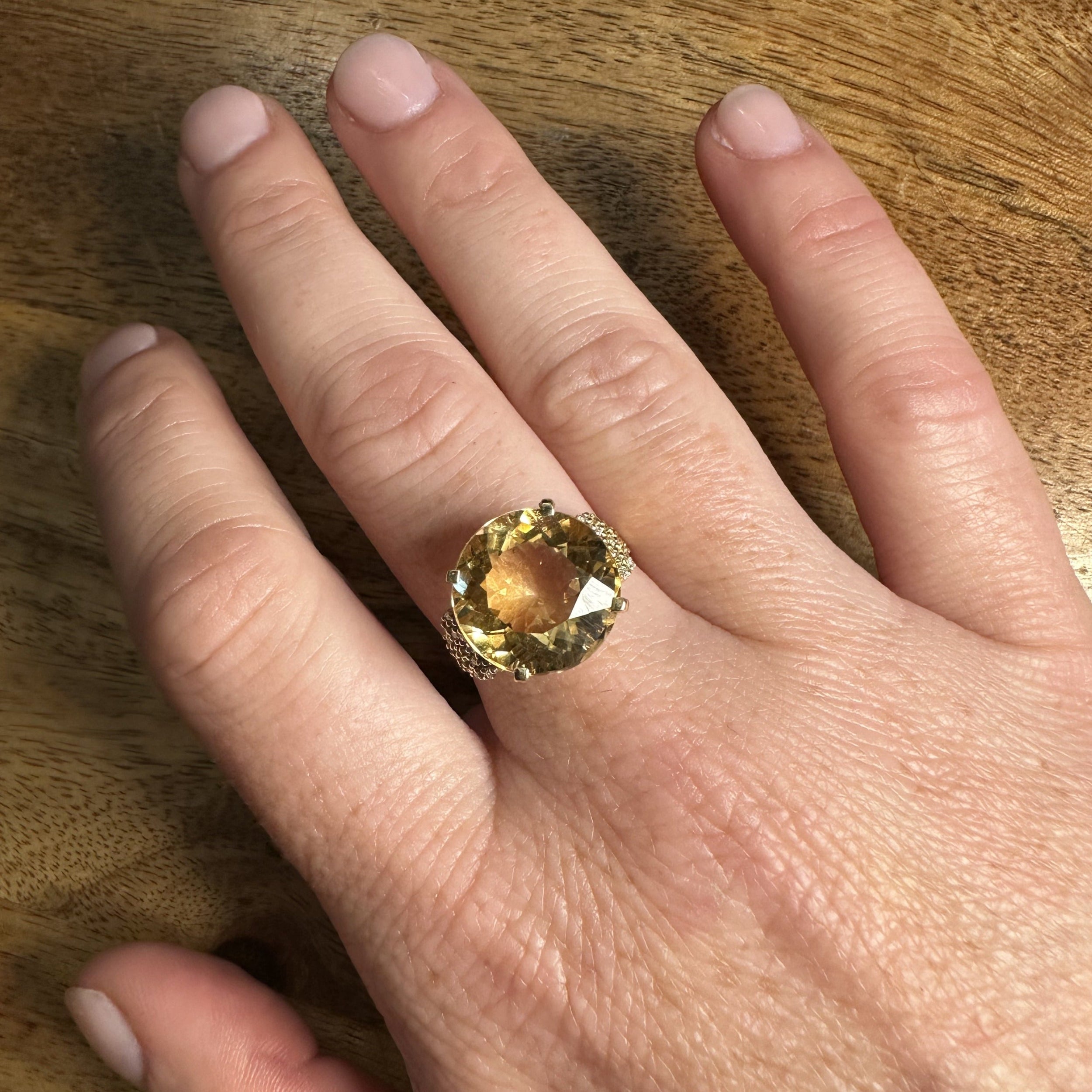 Ring citrine cocktail