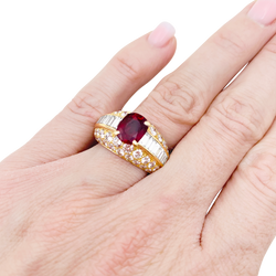 Bague Cartier "Gina" or jaune, diamants, rubis.