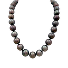 Collier perles de Tahiti, or blanc, diamants.