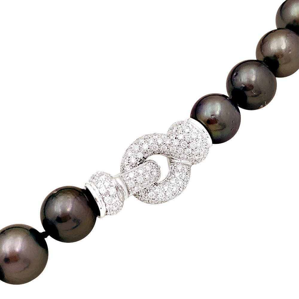 Collier perles de Tahiti, or blanc, diamants.