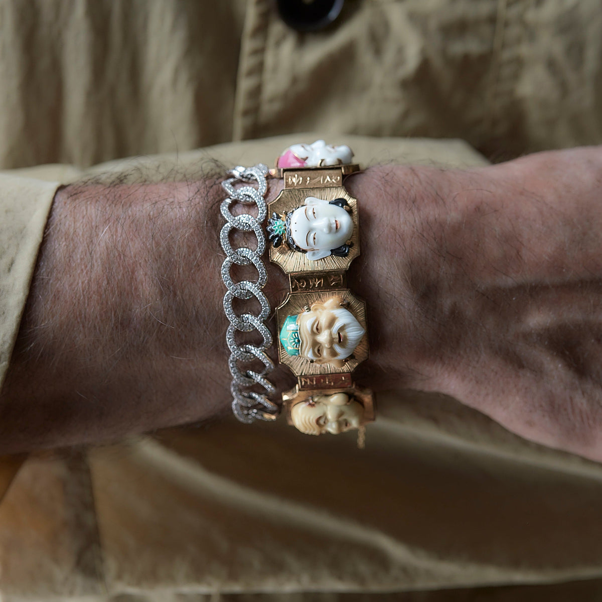 Bracelet with seven faces