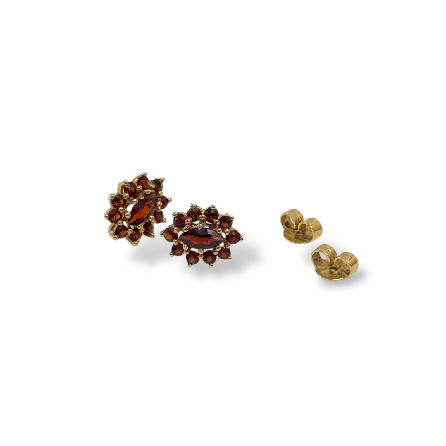 Paire de boucles d'oreilles aux grenats