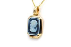 Pendentif en or jaune et camée