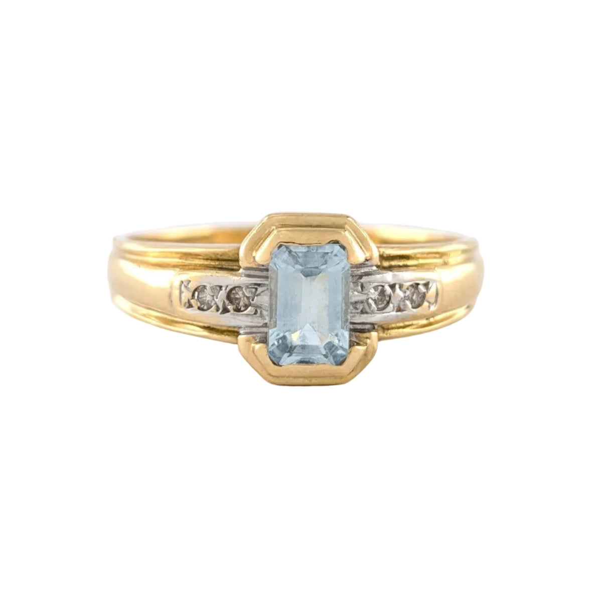 Yellow gold ring with aquamarine and diamonds