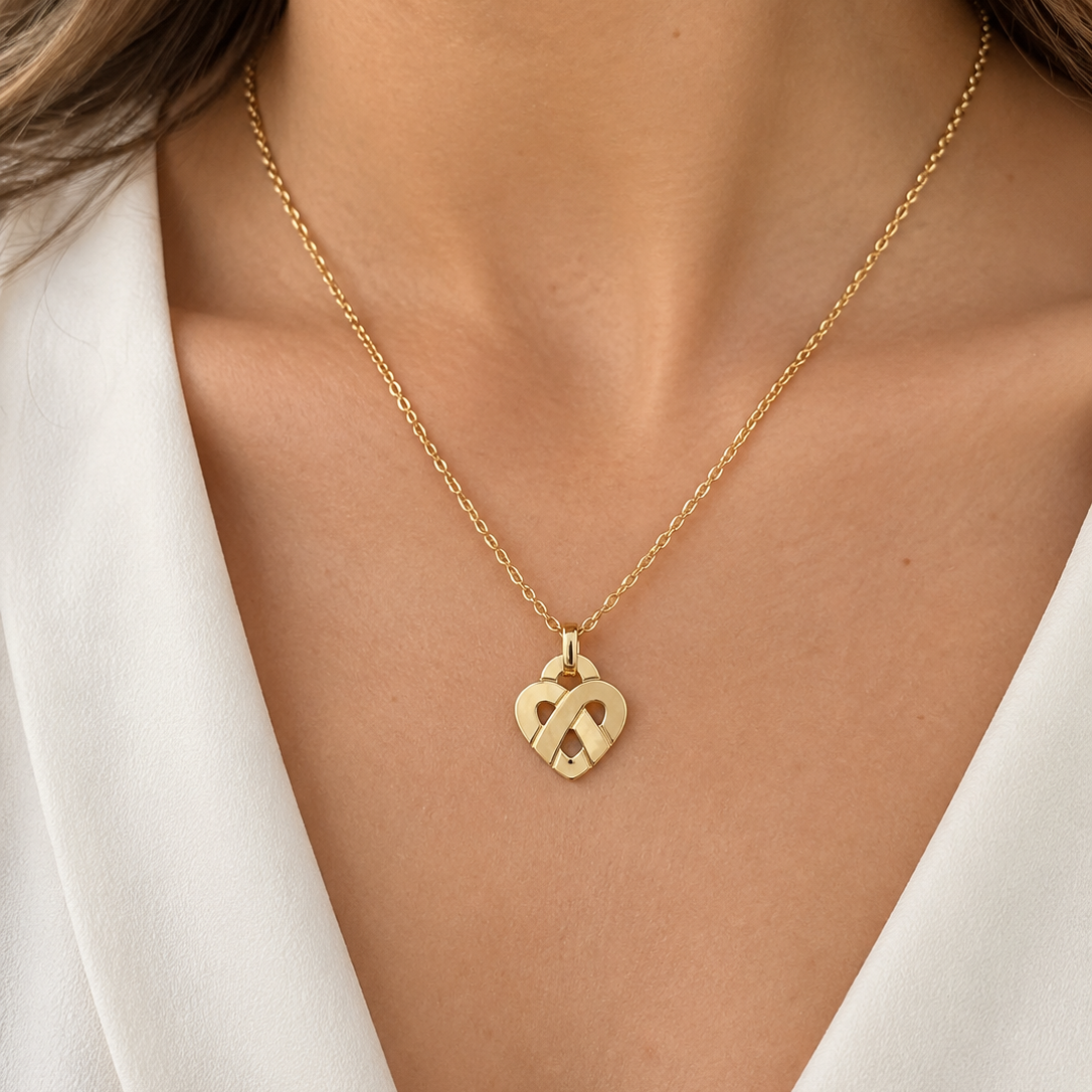 POIRAY "Entrelacé" PM Pendant Necklace in Yellow Gold