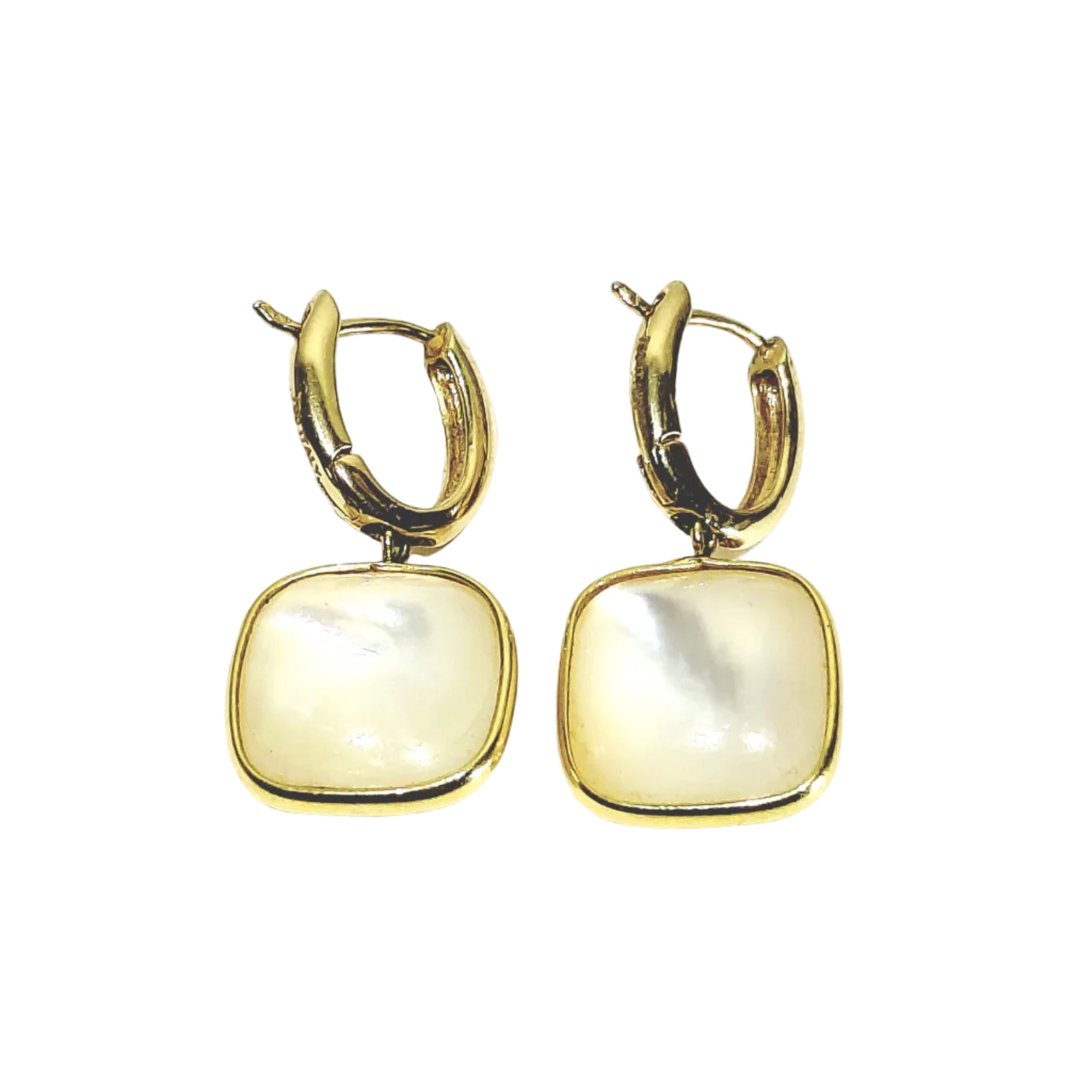 Boucles d’oreilles Dormeuses en or jaune et nacre