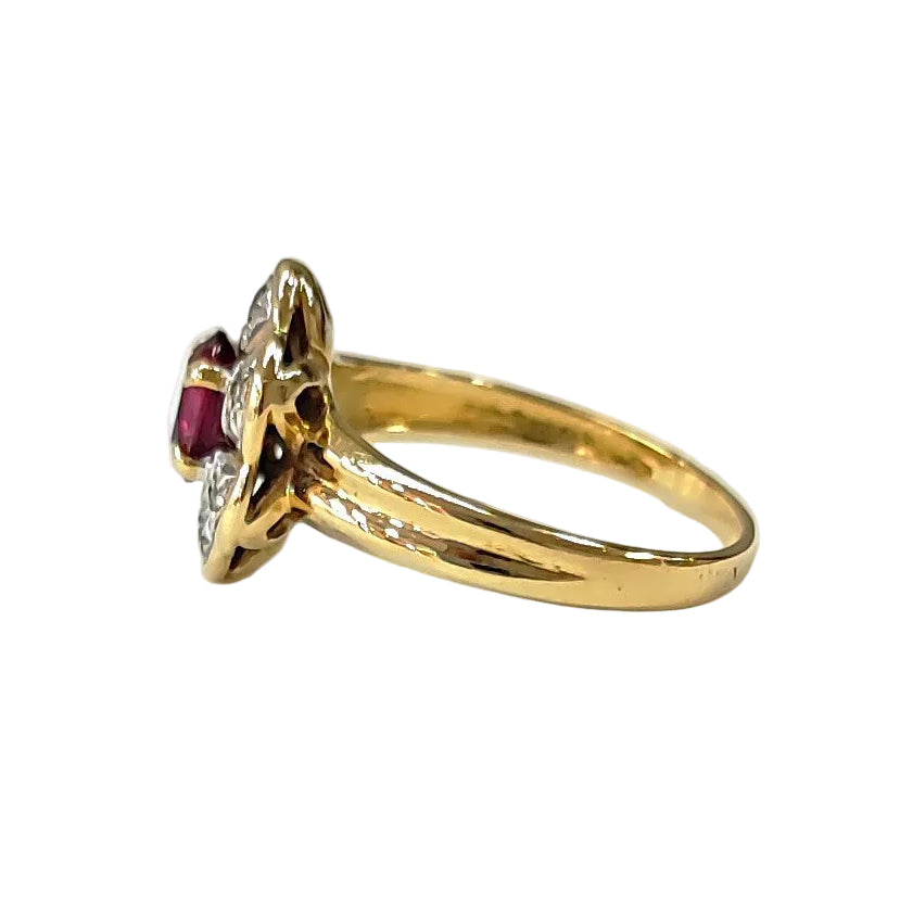Entourage Ring in yellow gold, rubies, and diamonds