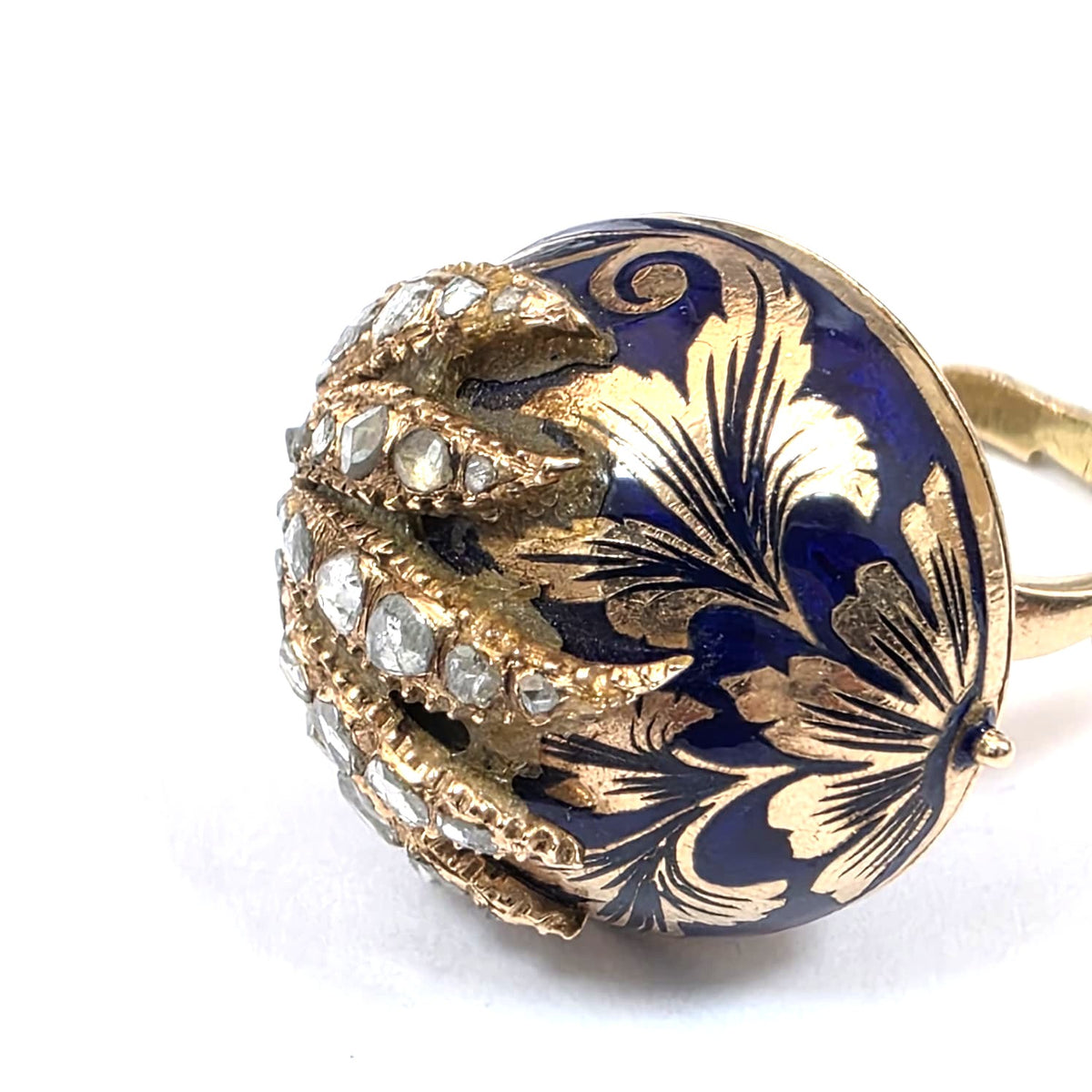 "Dôme" Ring in Yellow Gold, Emerald, and Diamonds