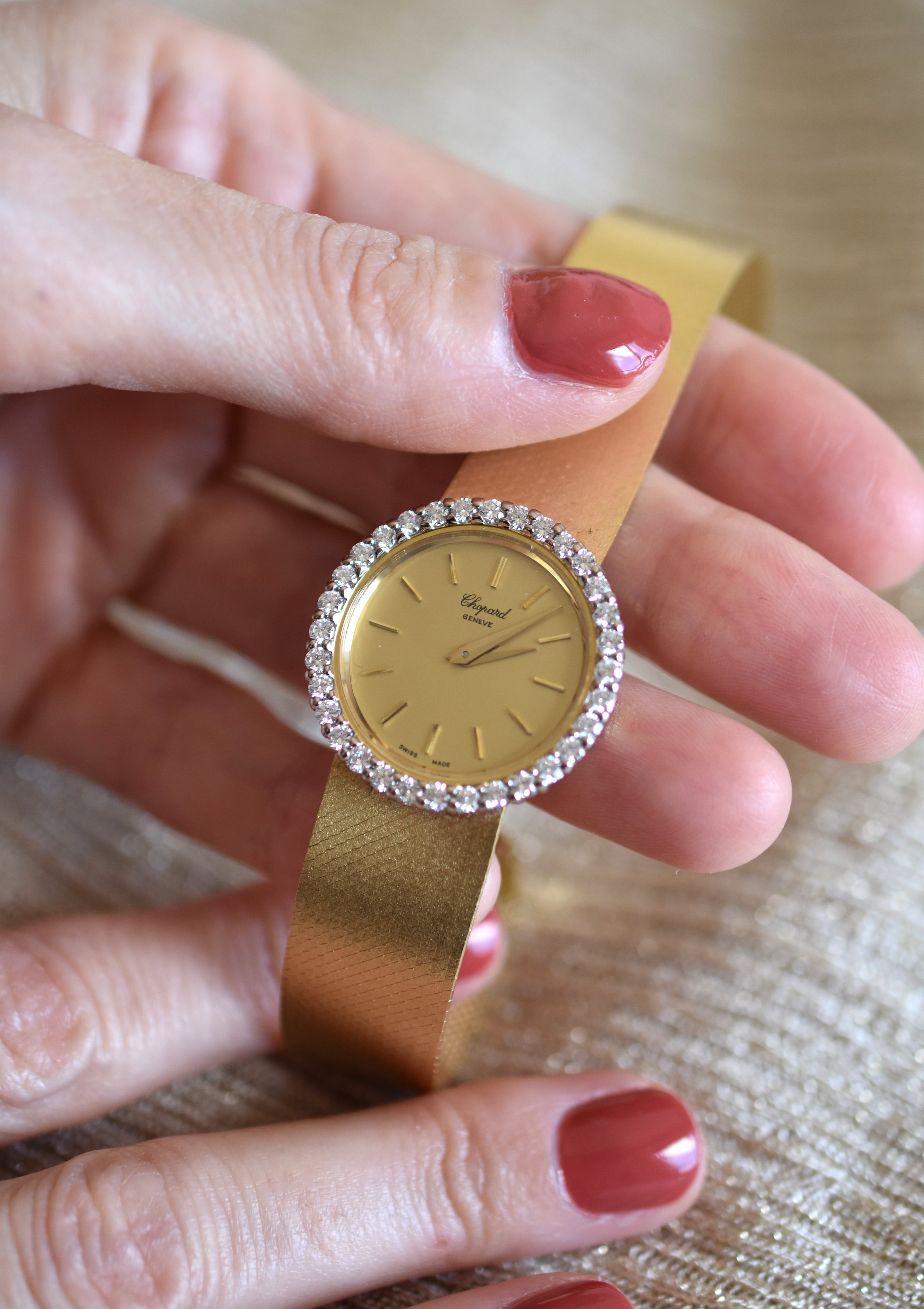 CHOPARD watch, Ref. 810, 18-carat yellow gold and diamonds, solid gold integrated bracelet, circa 1980.