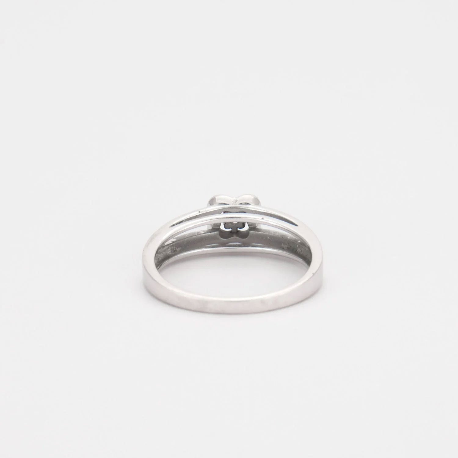 MAUBOUSSIN "Chance of Love No. 1" Solitaire Ring in white gold and diamonds