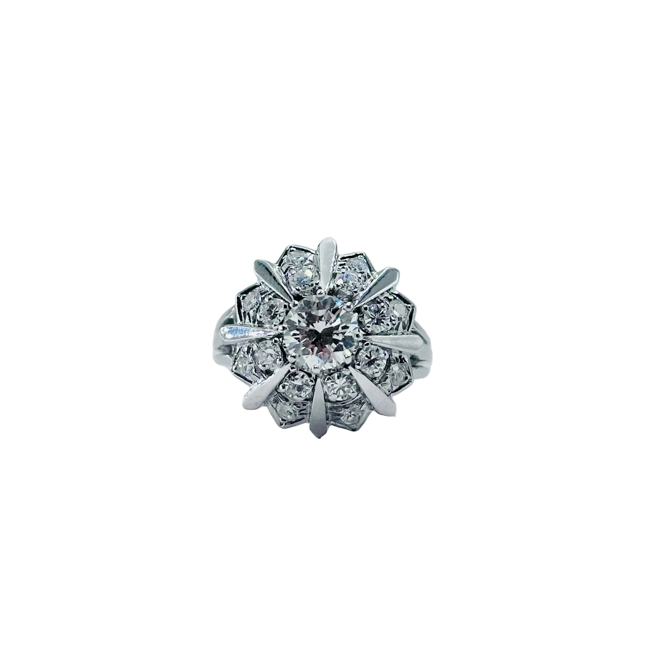 Entourage Ring in white gold, platinum, and diamonds