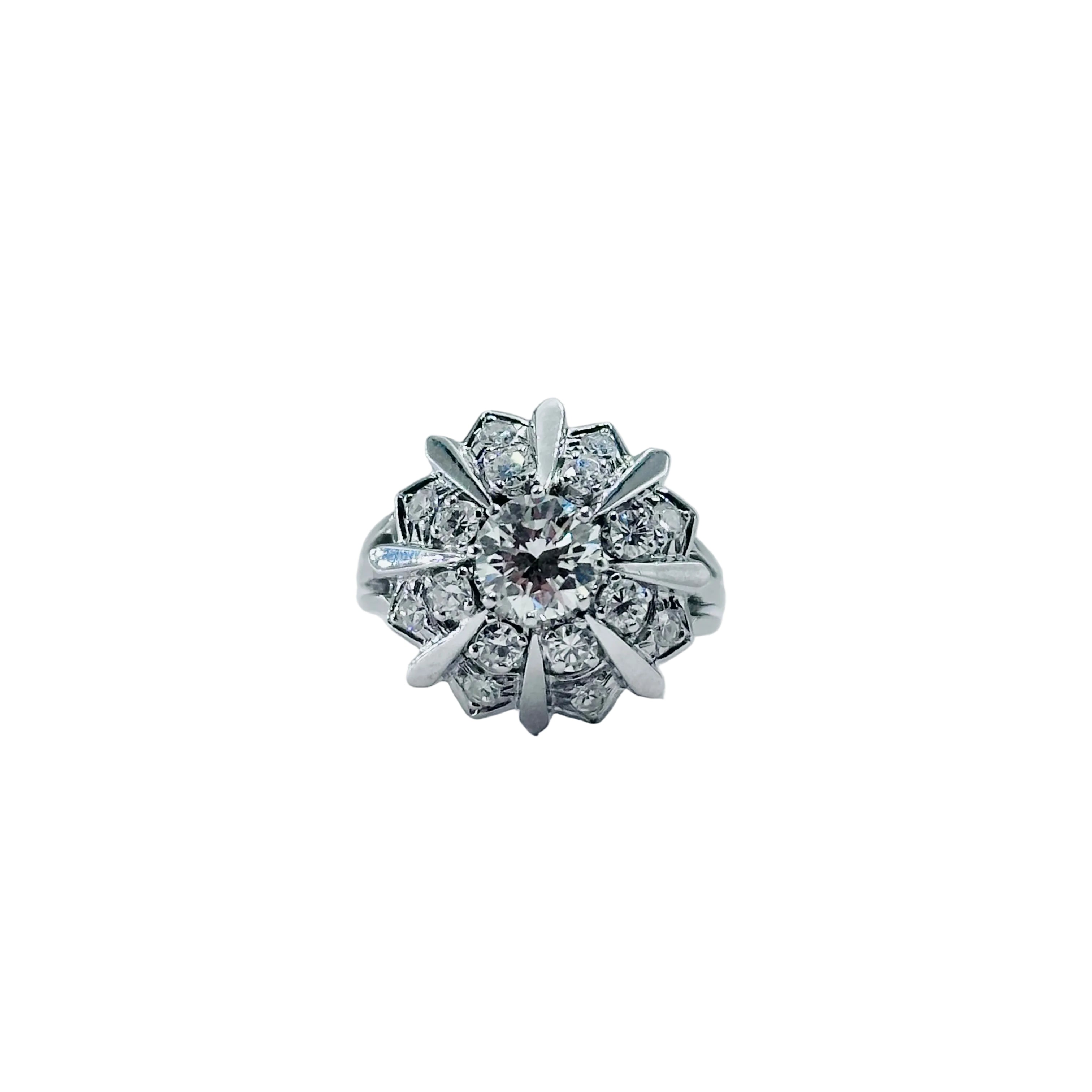 Entourage Ring in white gold, platinum, and diamonds