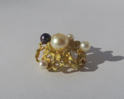 Broche Épingle en or jaune et perles